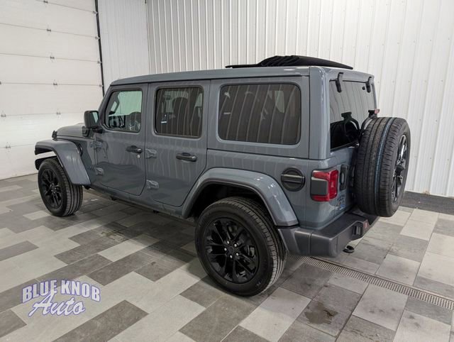 Used 2025 Jeep Wrangler Unlimited Sahara w/ Safety Group AWD/4WD image 2