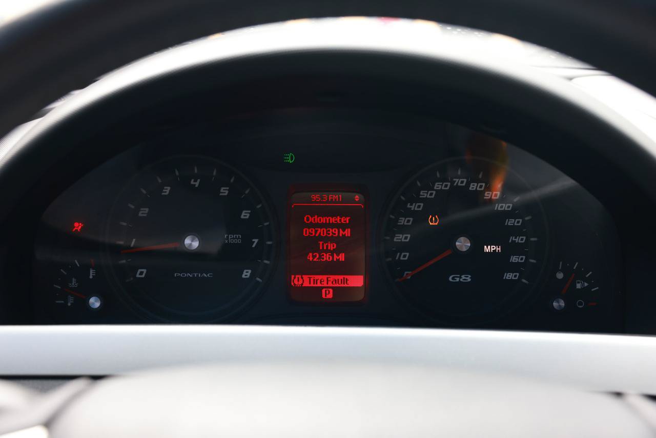 Used 2009 Pontiac G8 GT w/ Premium Package RWD image 31