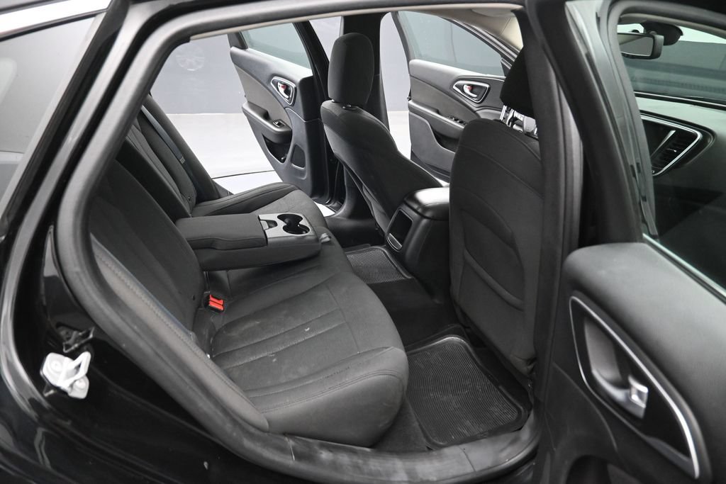 Used 2016 Chrysler 200 Limited w/ Anniversary Edition FWD image 31