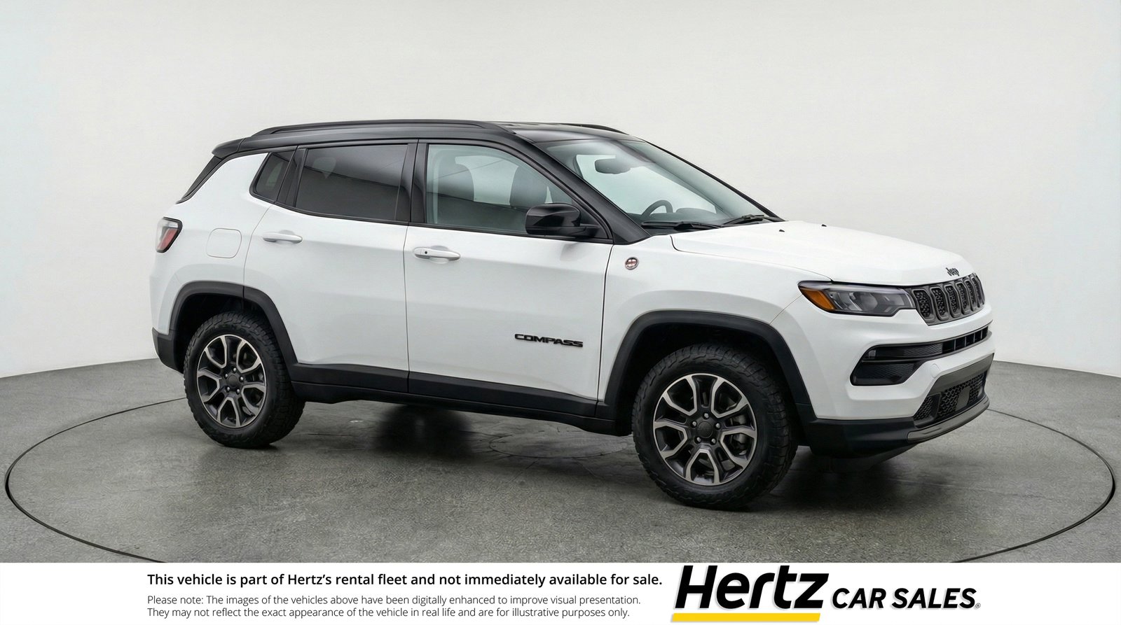 Used 2025 Jeep Compass Trailhawk image 1