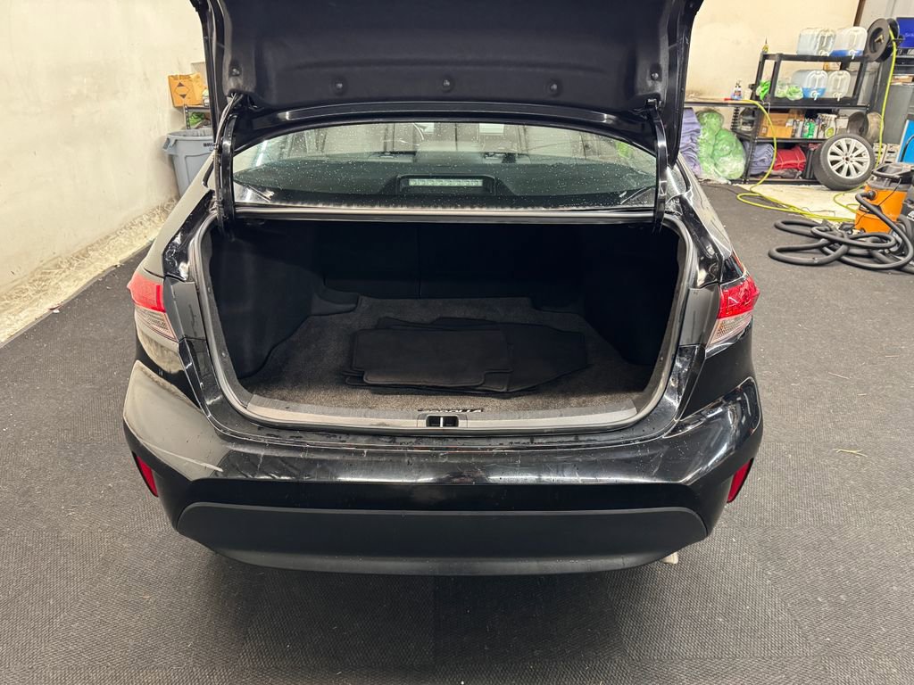 Used 2024 Toyota Corolla LE image 6