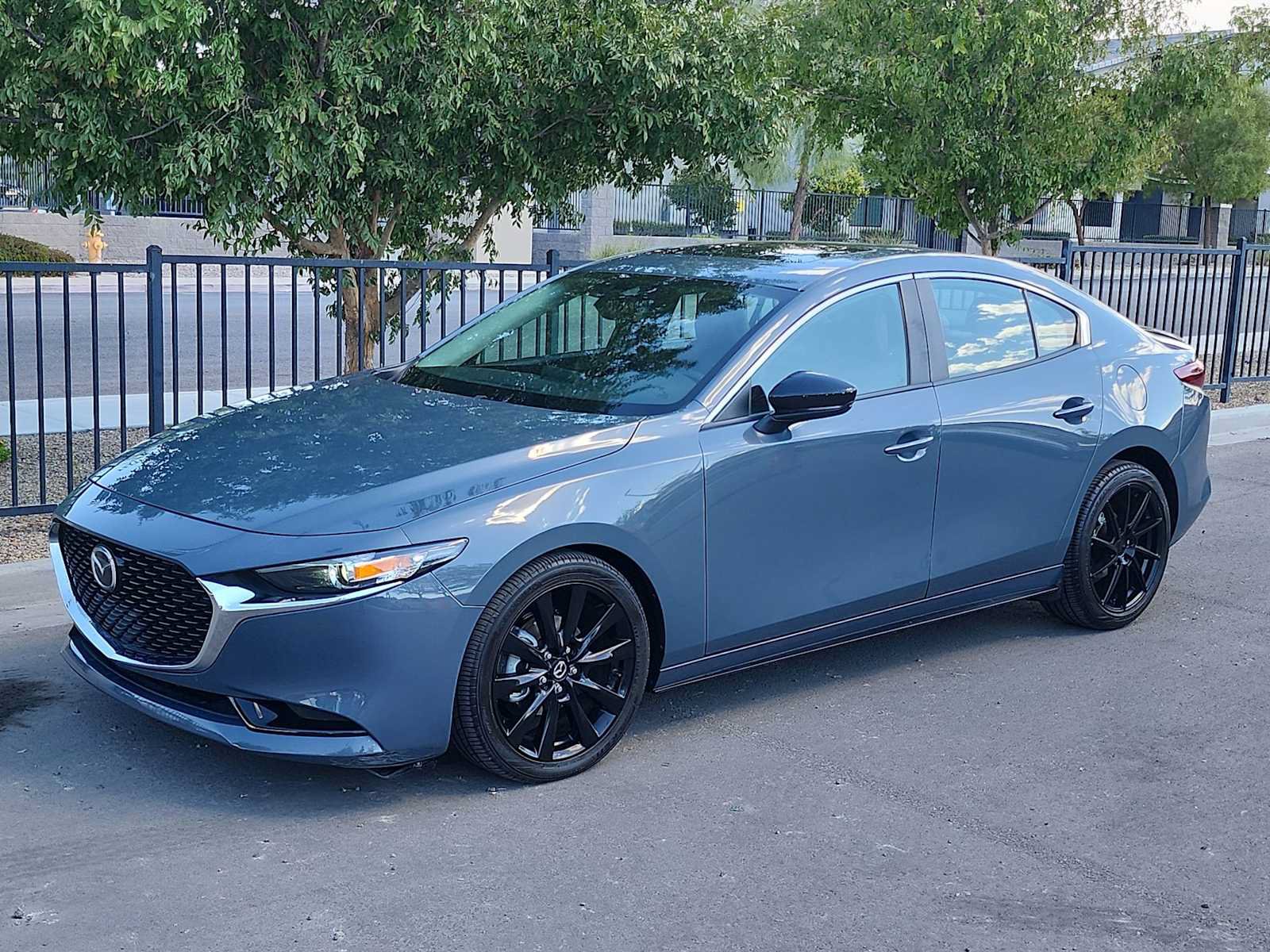 Used 2023 MAZDA MAZDA3 s FWD image 4