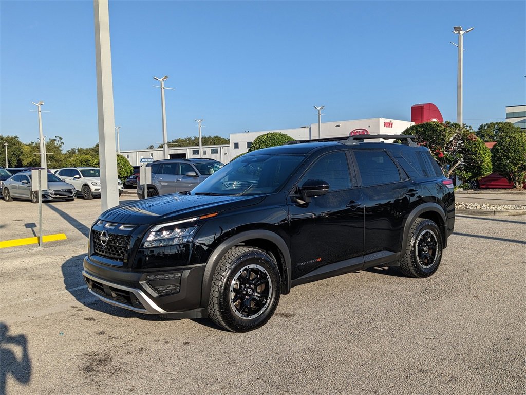 Used 2024 Nissan Pathfinder Rock Creek image 2