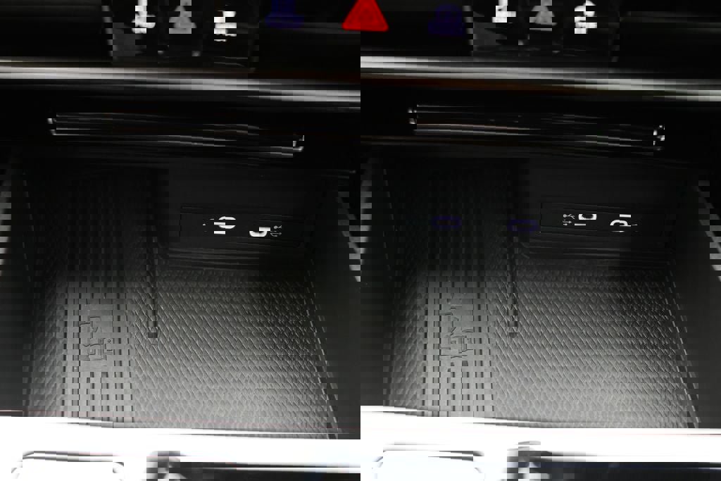 Used 2025 Volkswagen Atlas Cross Sport SE image 27