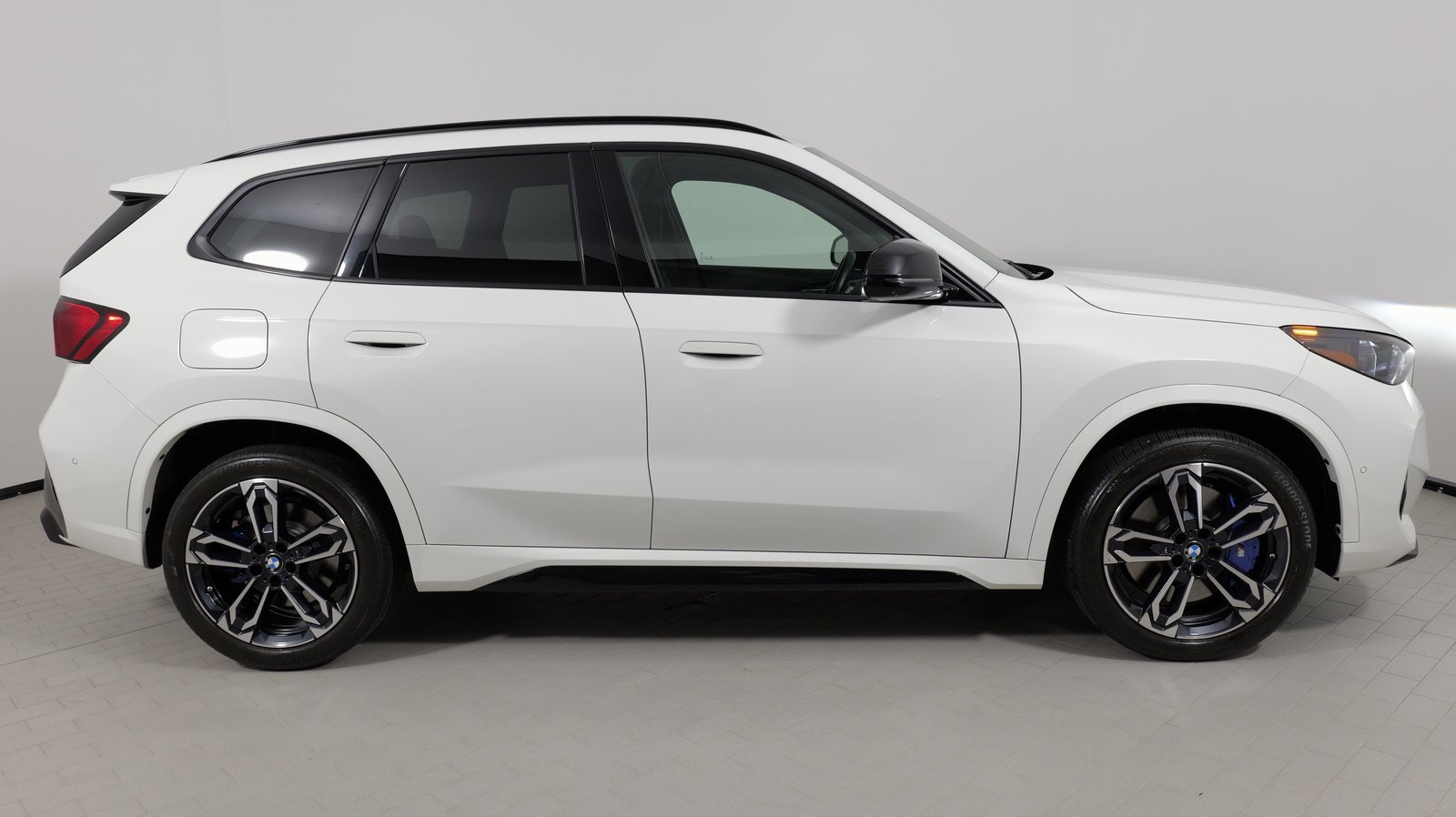 Used 2024 BMW X1 M35i w/ Premium Package image 11