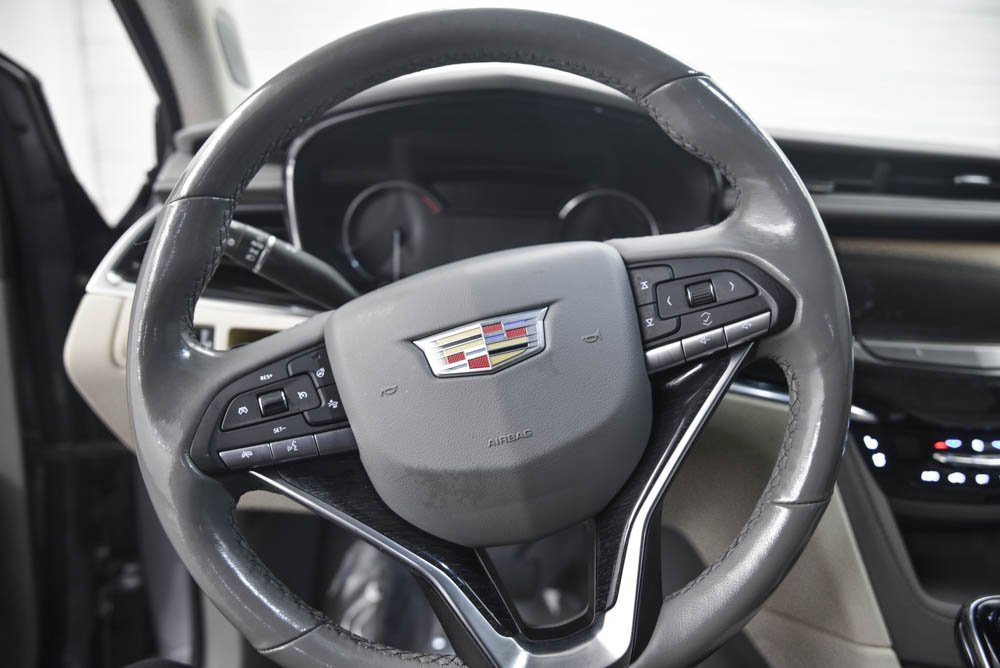 Used 2022 Cadillac XT6 Premium Luxury image 16