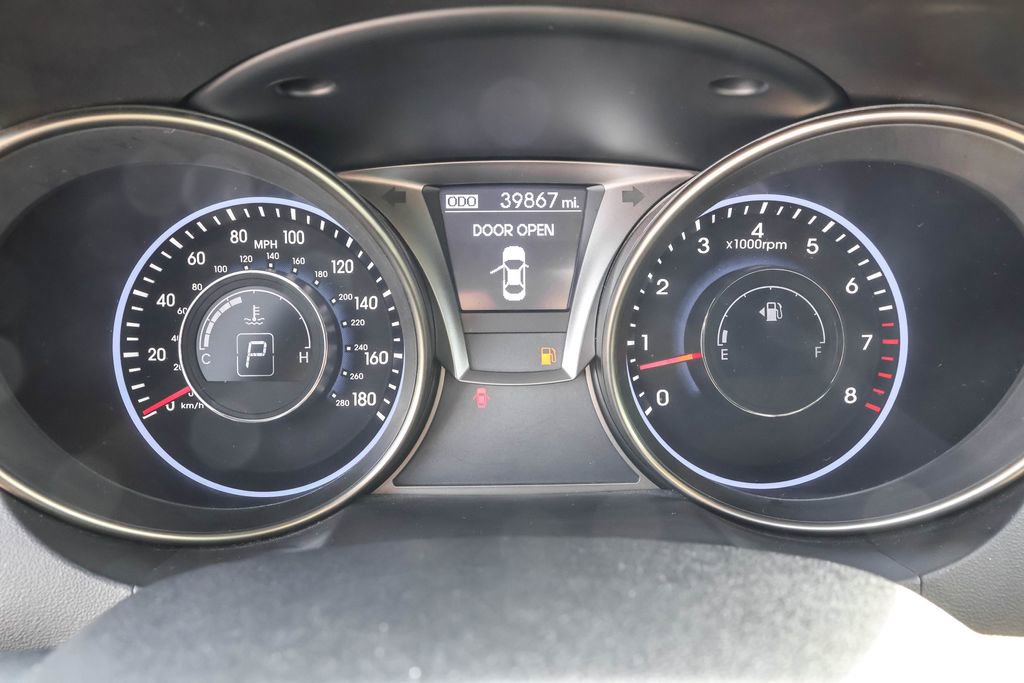 Used 2013 Hyundai Genesis 3.8 RWD image 22
