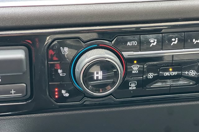 Used 2024 Chevrolet Silverado 3500 High Country w/ High Country Premium Package AWD/4WD image 27