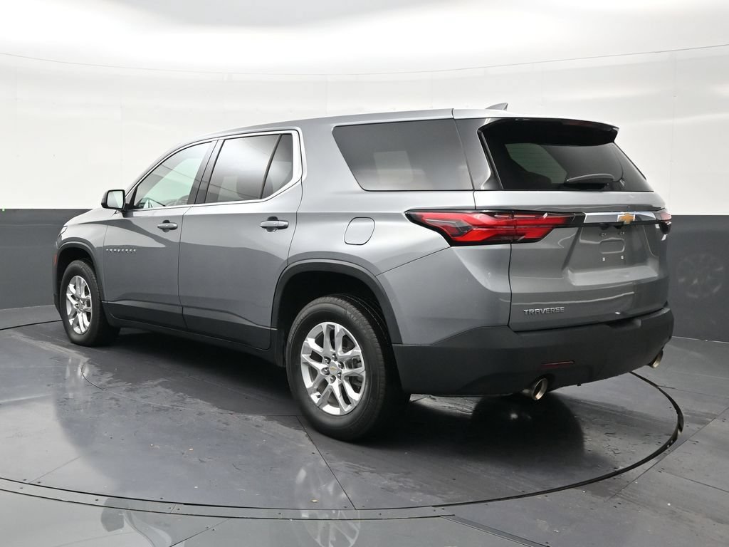Used 2023 Chevrolet Traverse LS FWD image 3