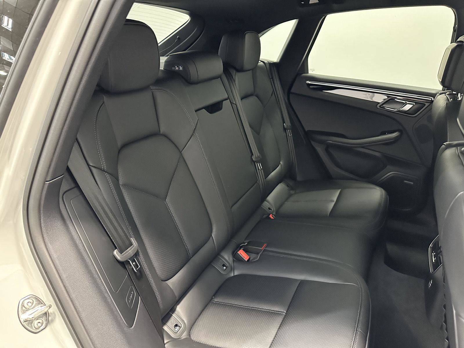 New 2026 Porsche Macan AWD/4WD image 41