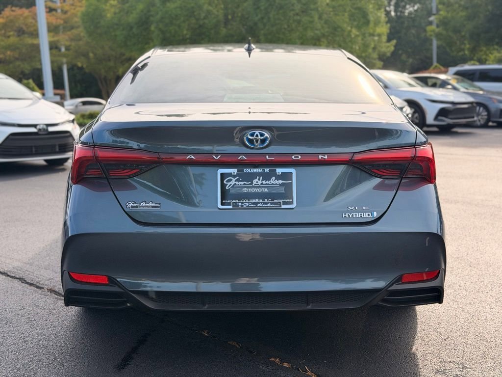 Used 2021 Toyota Avalon XLE w/ Moonroof Package FWD image 10