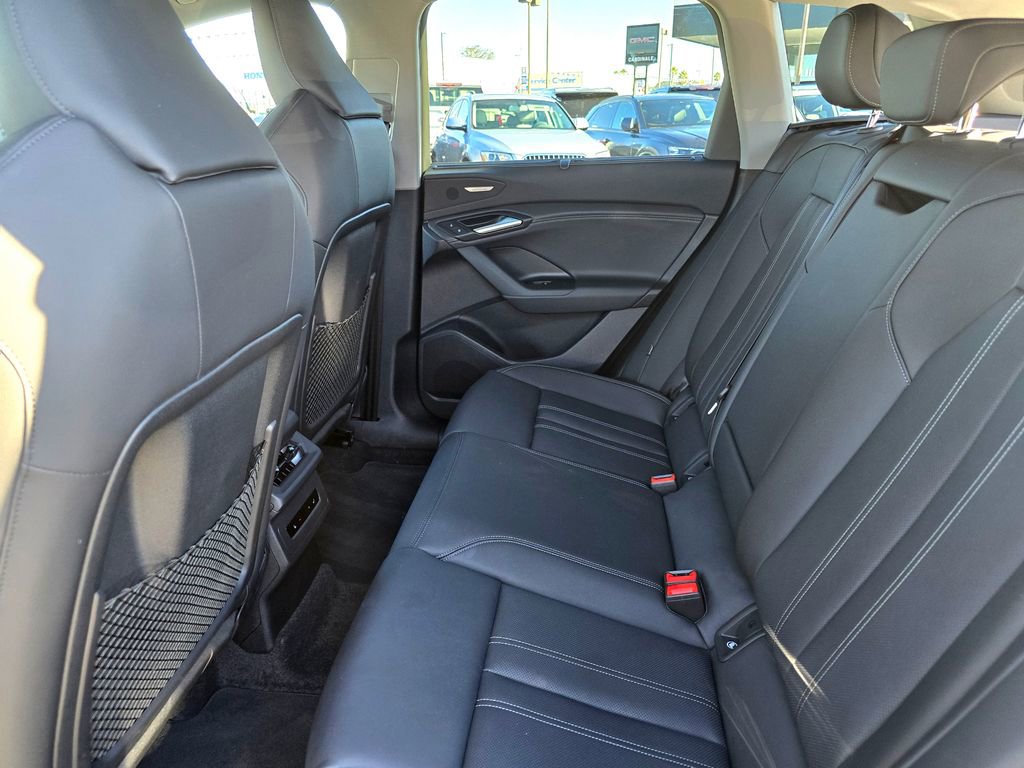 Used 2025 Audi Q6 e-tron Premium Plus w/ Premium Plus image 13