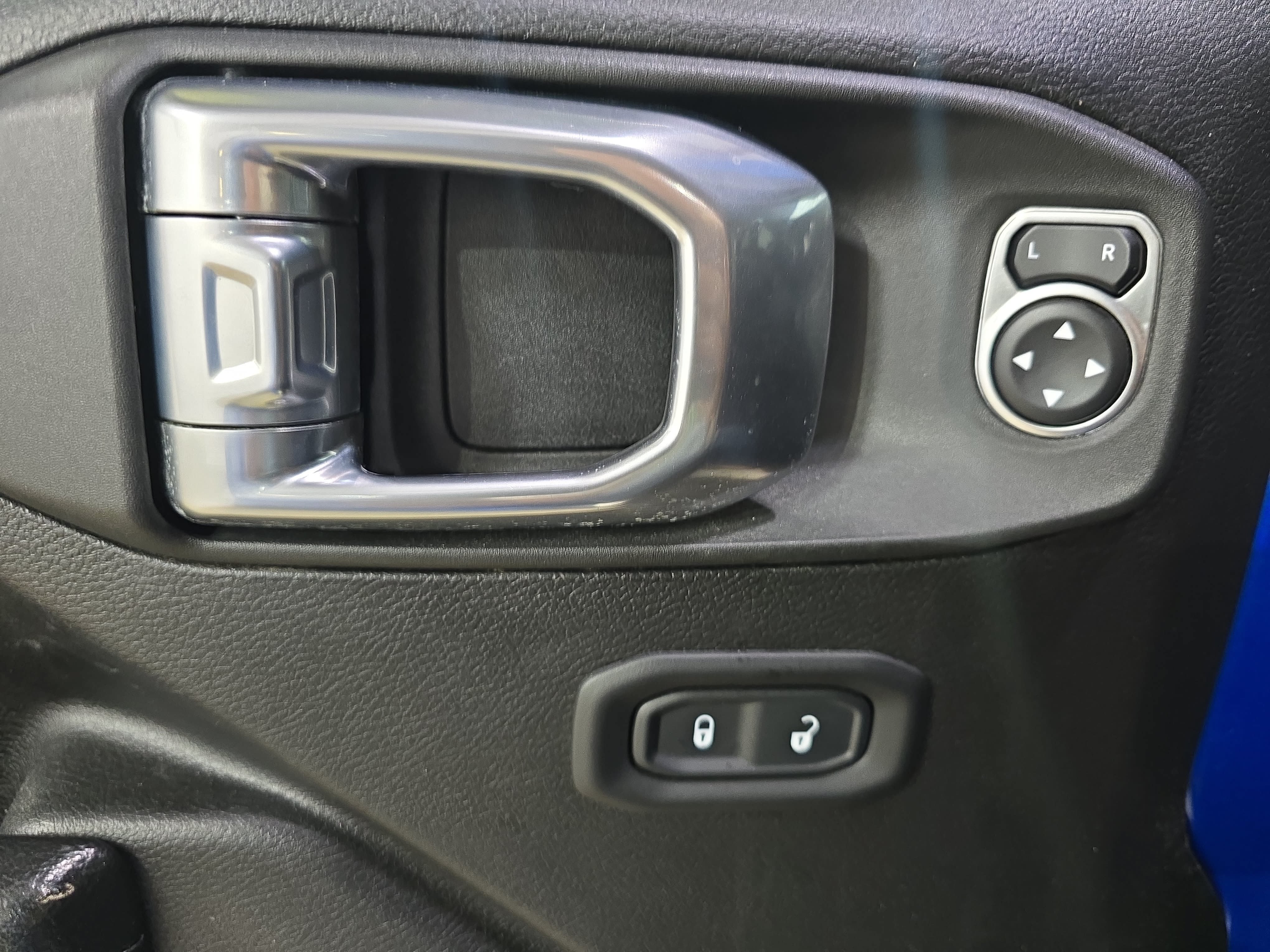 Used 2022 Jeep Gladiator Sport AWD/4WD image 25