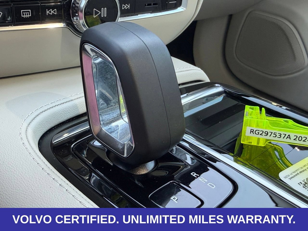 Certified 2024 Volvo S60 T8 Plus w/ Climate Package AWD/4WD image 23