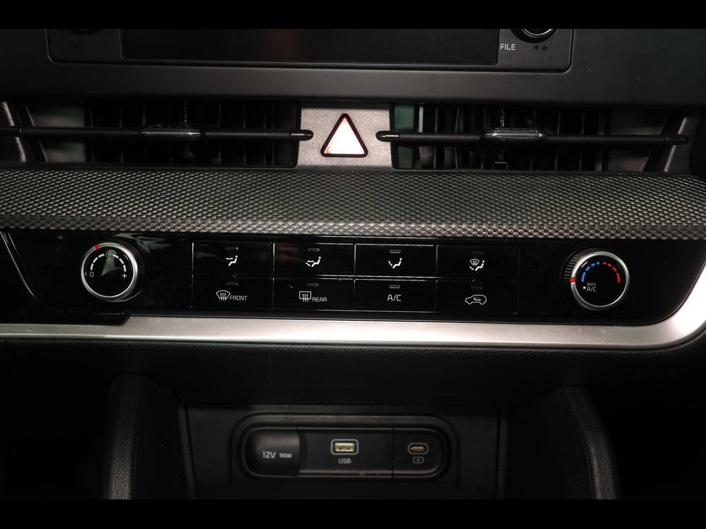 Used 2025 Kia Sportage LX FWD image 24