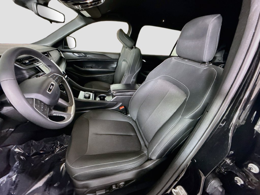 Used 2024 Jeep Grand Cherokee L Laredo AWD/4WD image 24