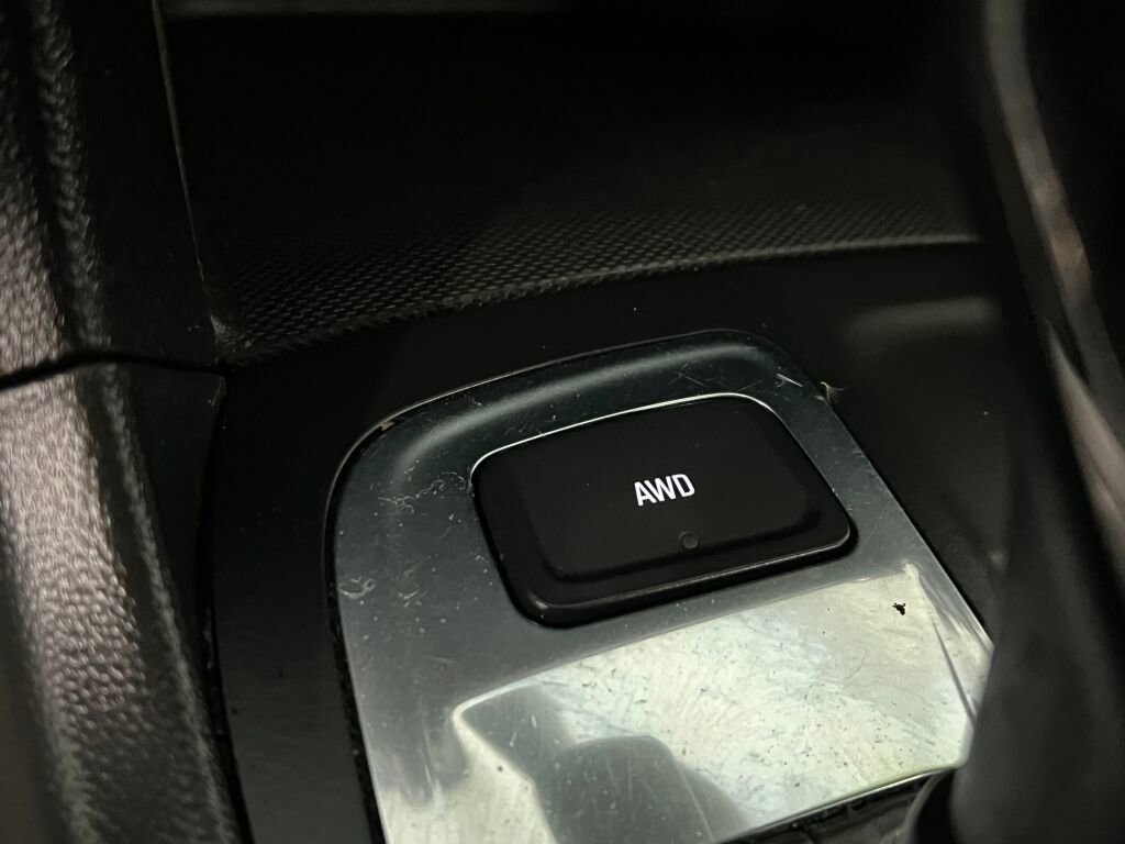 Used 2023 Chevrolet Equinox LT image 16