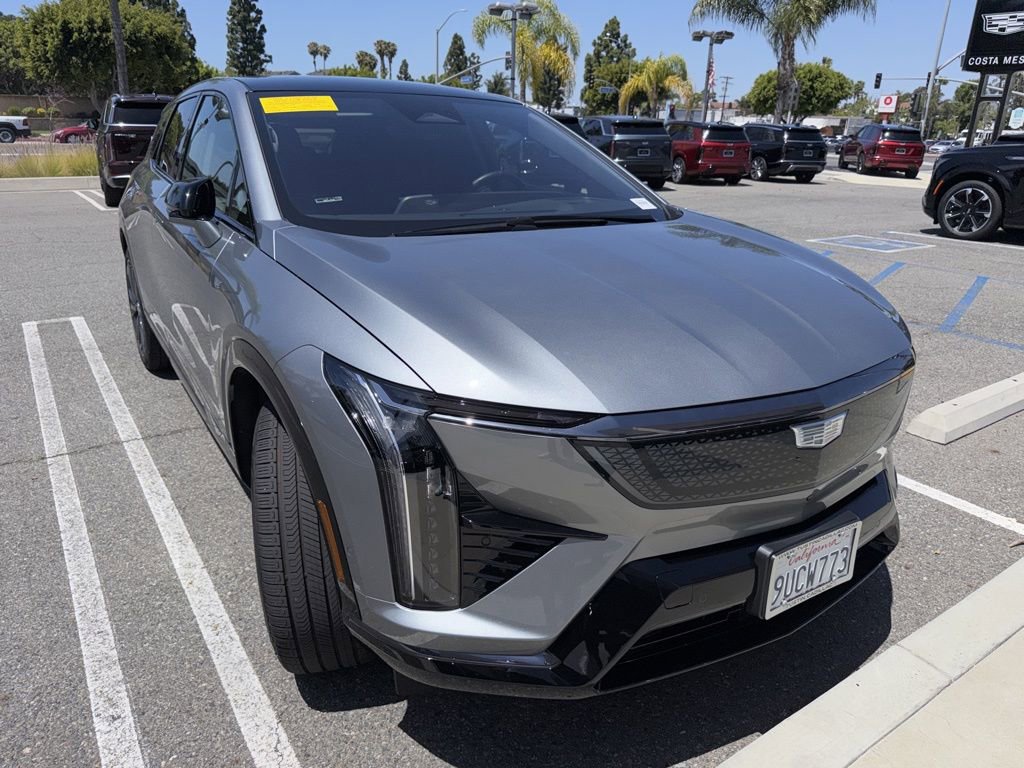 Used 2025 Cadillac Optiq Sport 2 AWD/4WD image 3