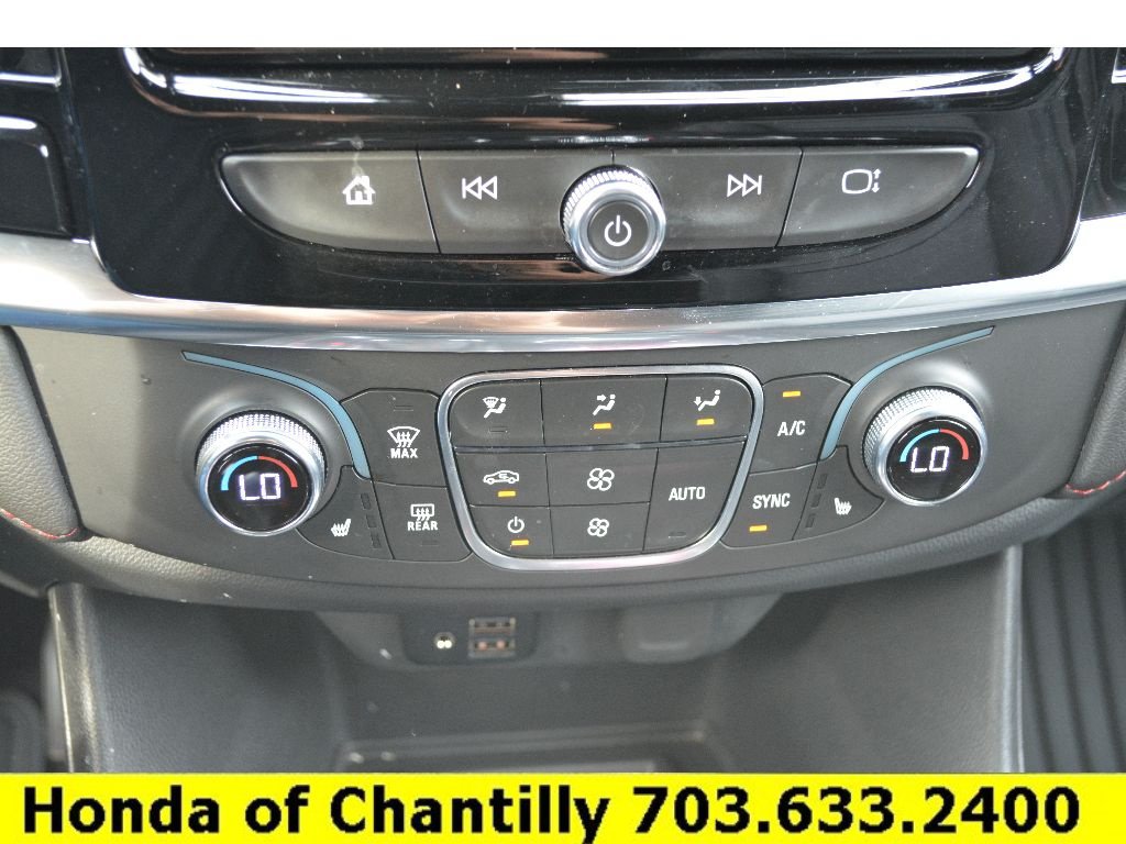Used 2023 Chevrolet Traverse RS FWD image 16