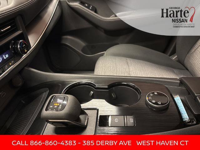 Certified 2023 Nissan Rogue SV image 13