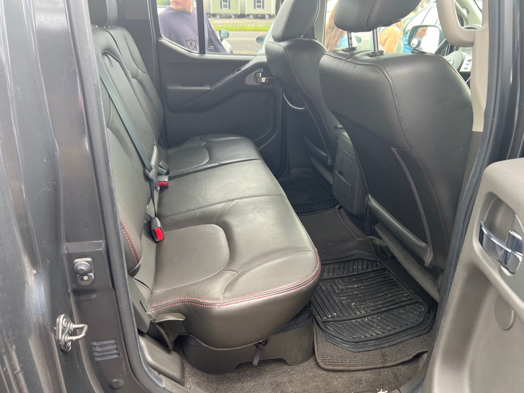 Used 2010 Nissan Frontier PRO-4X w/ Pro-4x Value Truck Pkg AWD/4WD image 10