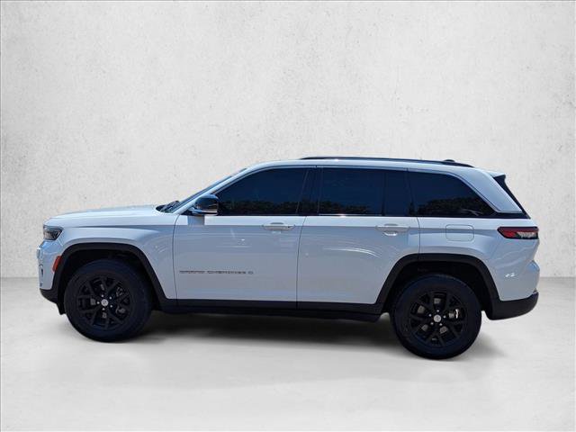 Used 2023 Jeep Grand Cherokee Limited AWD/4WD image 9