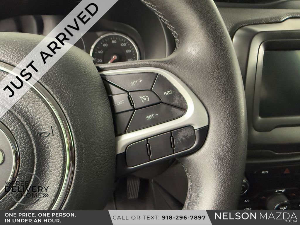 Used 2019 Jeep Renegade Latitude AWD/4WD image 23