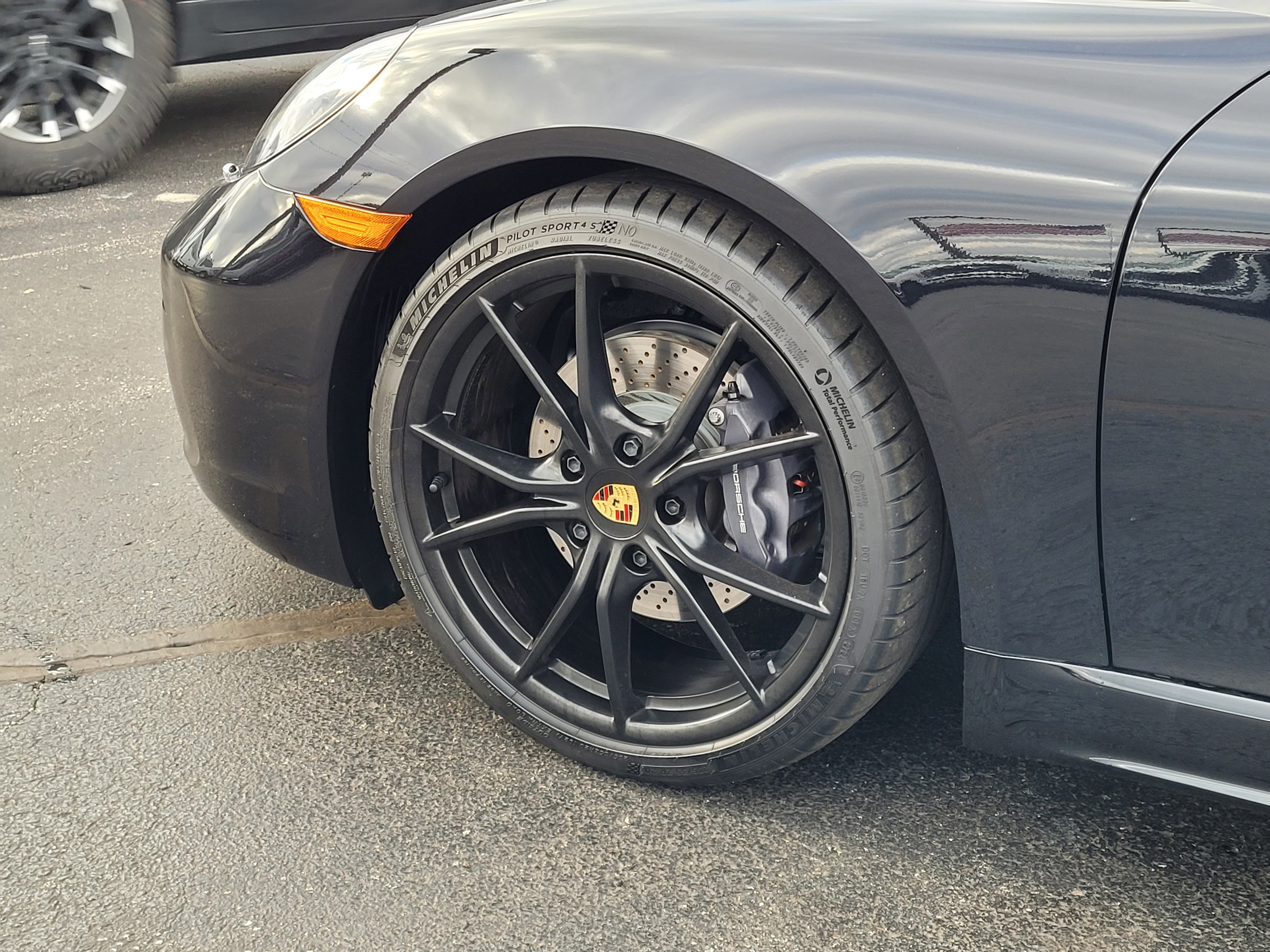 Used 2025 Porsche 718 Cayman image 10