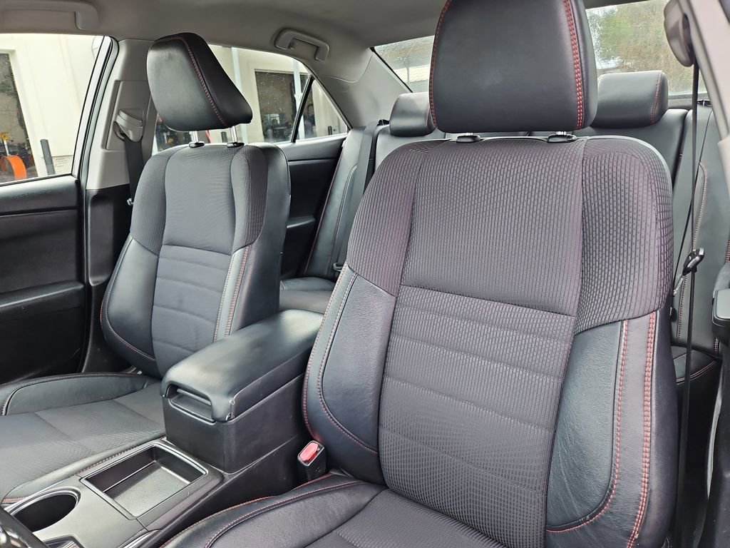 Used 2017 Toyota Camry SE image 19
