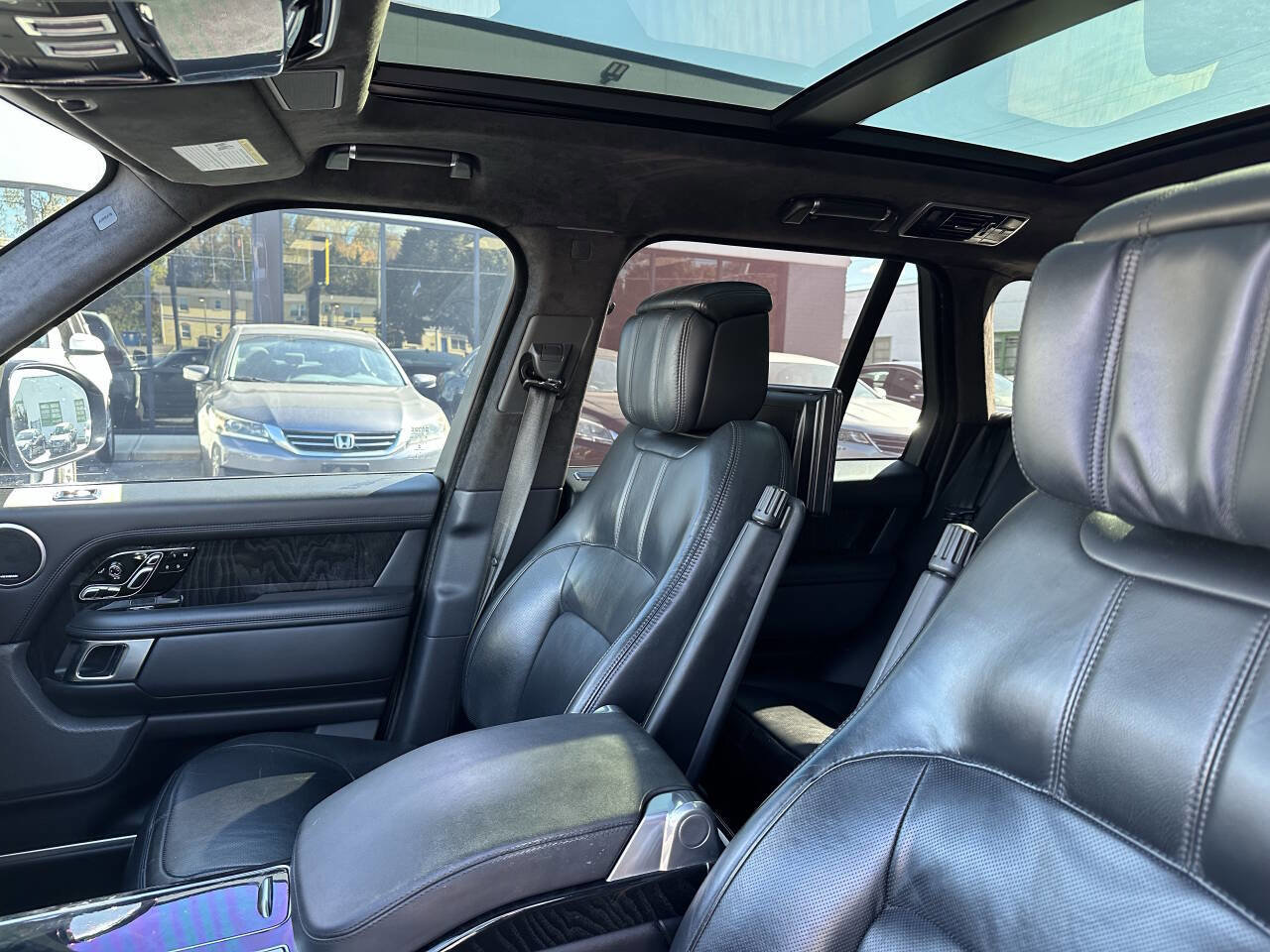 Used 2018 Land Rover Range Rover Autobiography image 21