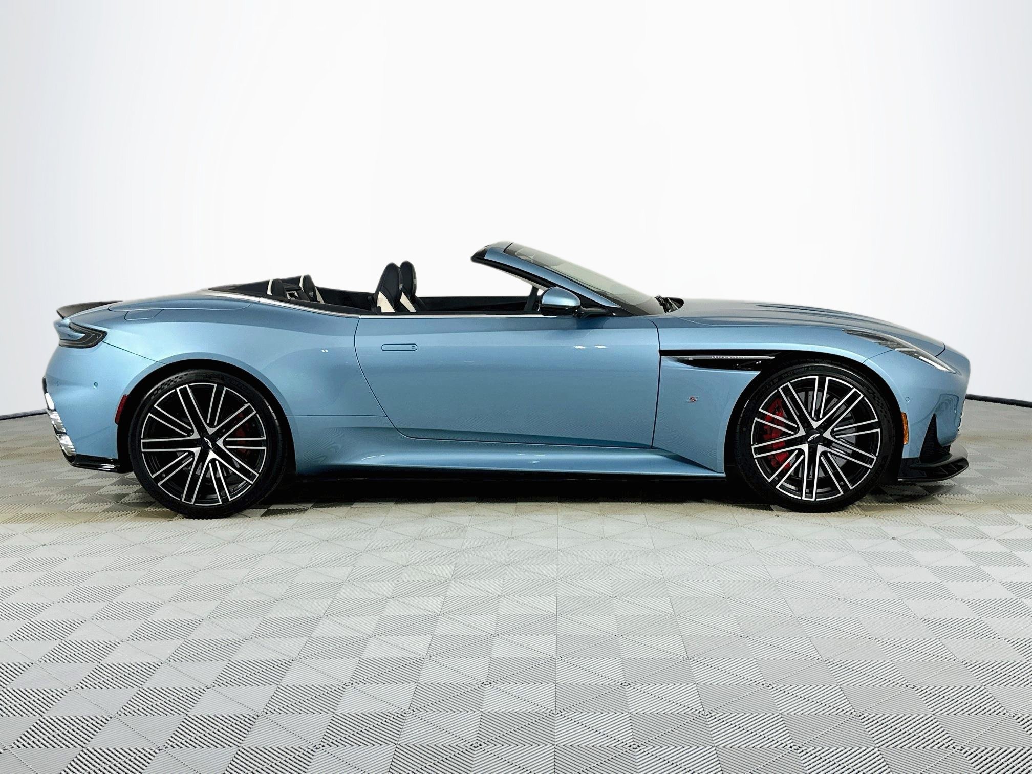 Used 2026 Aston Martin DB12 Convertible RWD image 14