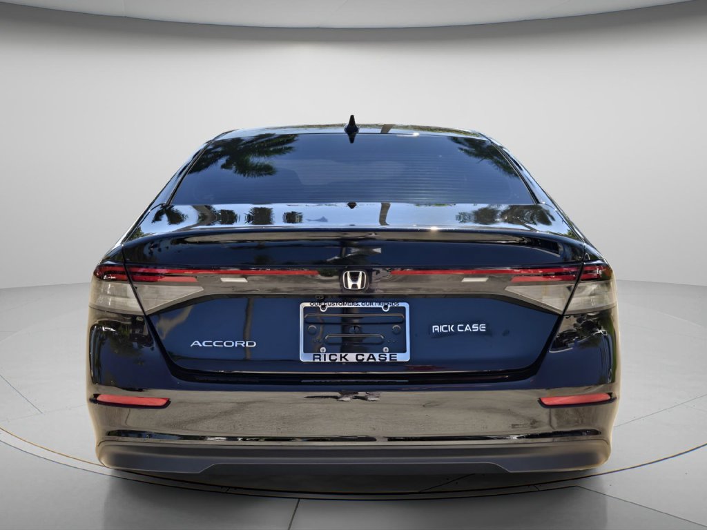 Certified 2025 Honda Accord SE image 5