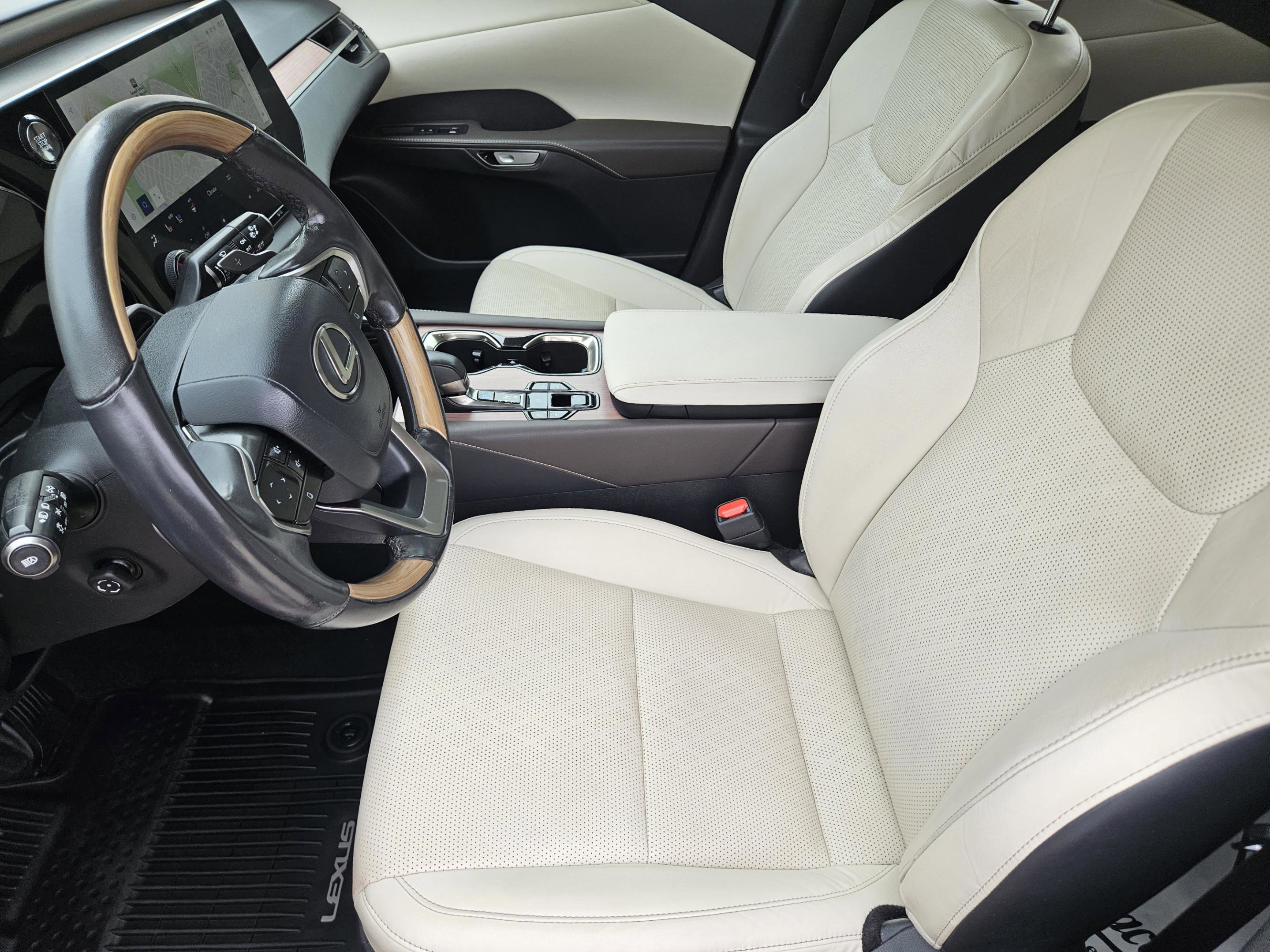 Used 2023 Lexus RX 350 Premium Plus w/ Cold Area Package AWD/4WD image 5