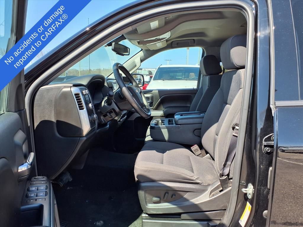 Used 2017 Chevrolet Silverado 1500 LT w/ Midnight Edition image 19