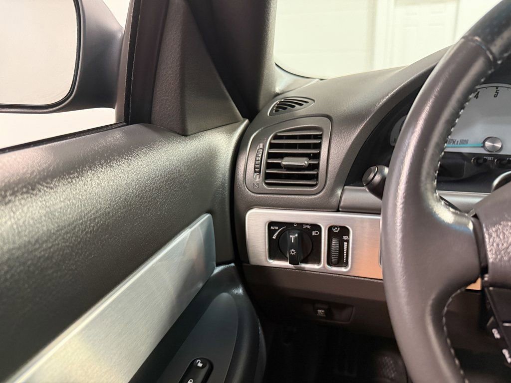 Used 2002 Ford Thunderbird image 73