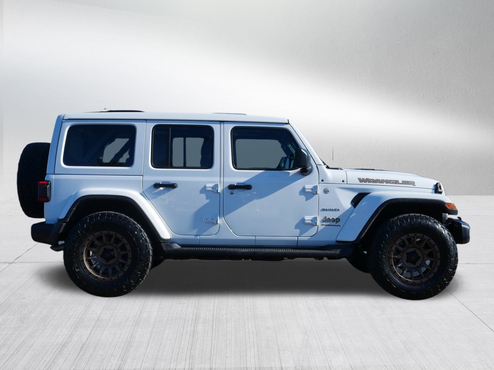 Used 2024 Jeep Wrangler Sahara w/ Technology Group image 8