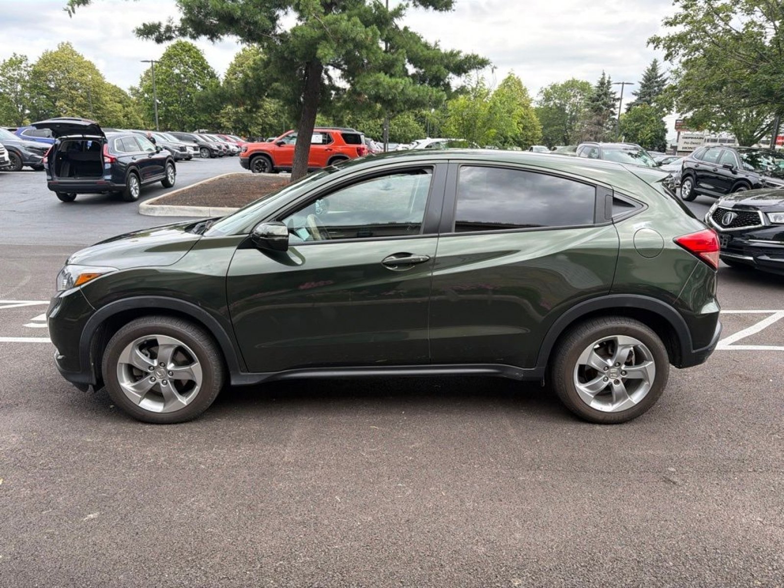 Used 2017 Honda HR-V EX image 4