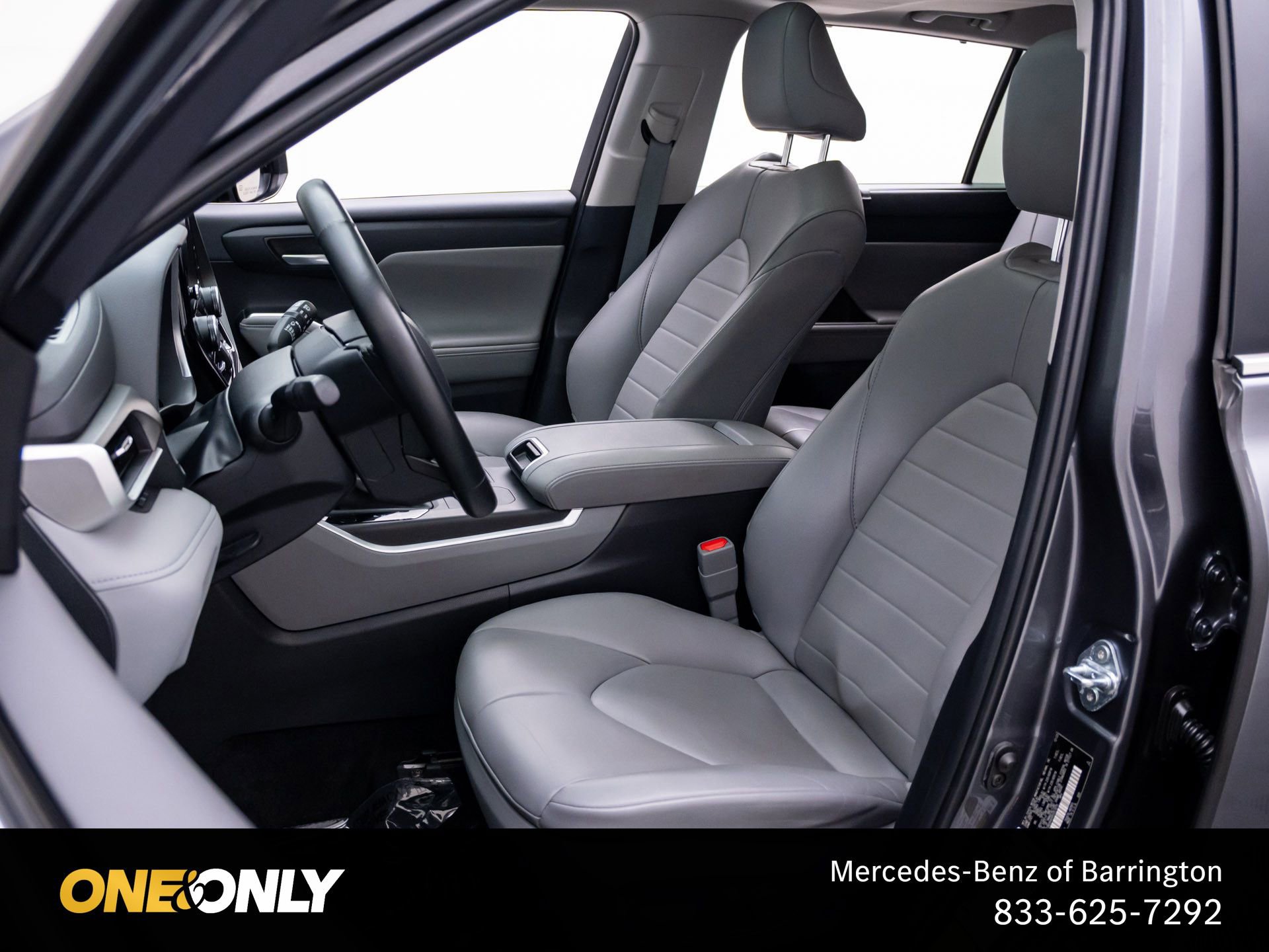 Used 2024 Toyota Highlander XLE FWD image 15