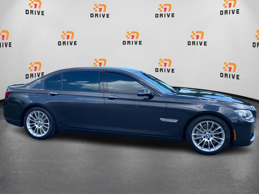 Used 2015 BMW 750Li RWD image 6