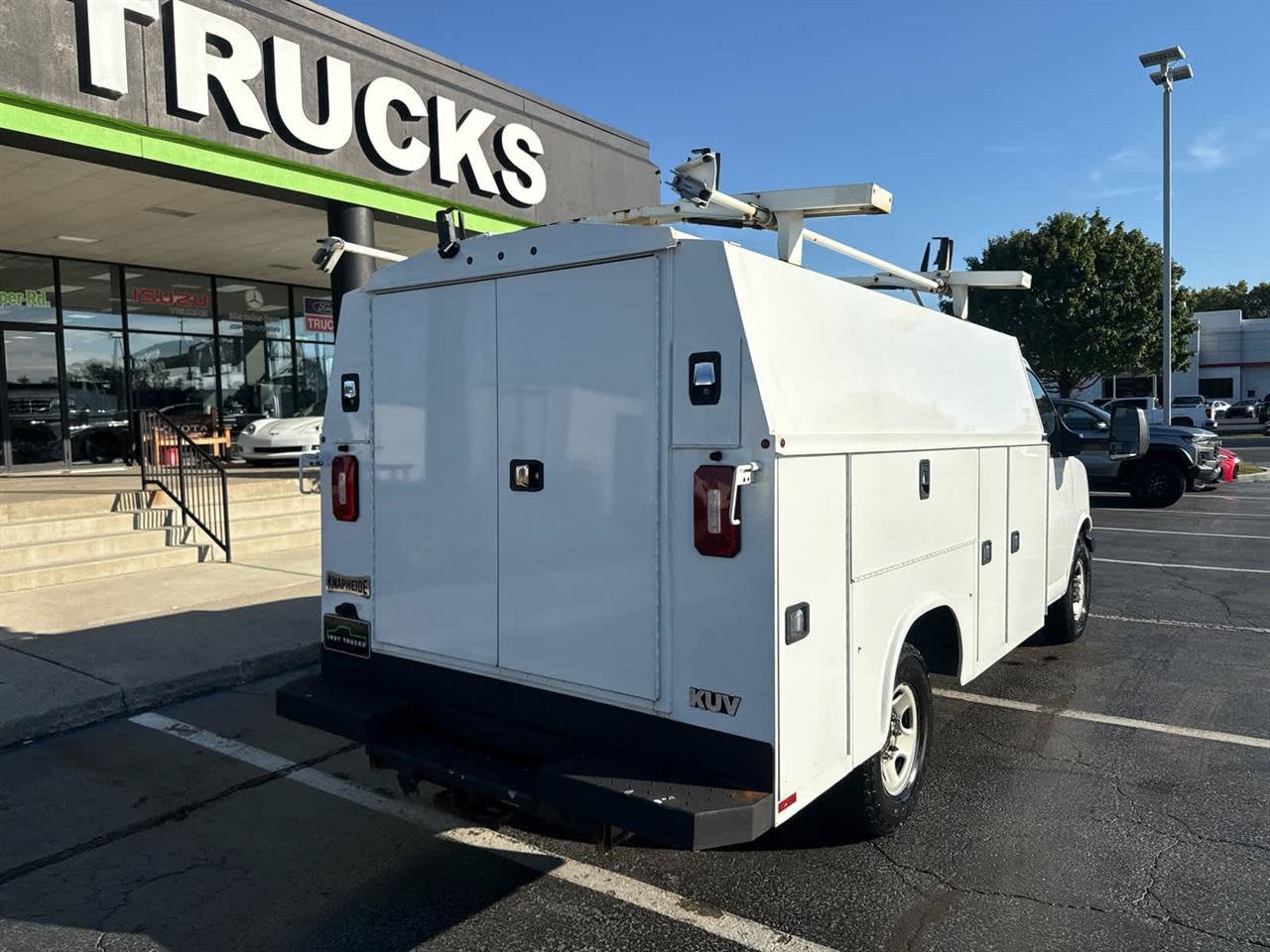 Used 2020 Chevrolet Express 3500 w/ Power Convenience Package RWD image 9