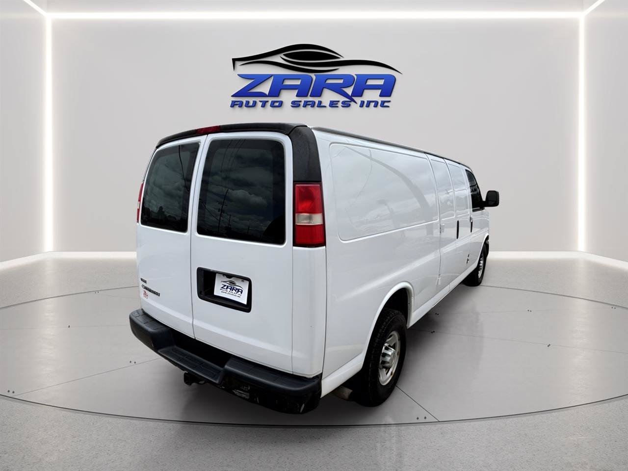 Used 2010 Chevrolet Express 2500 Extended RWD image 6