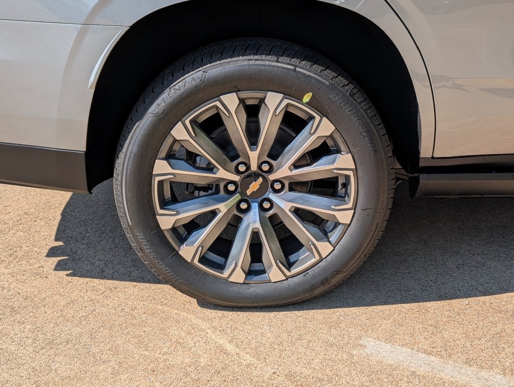 New 2026 Chevrolet Tahoe High Country RWD image 3