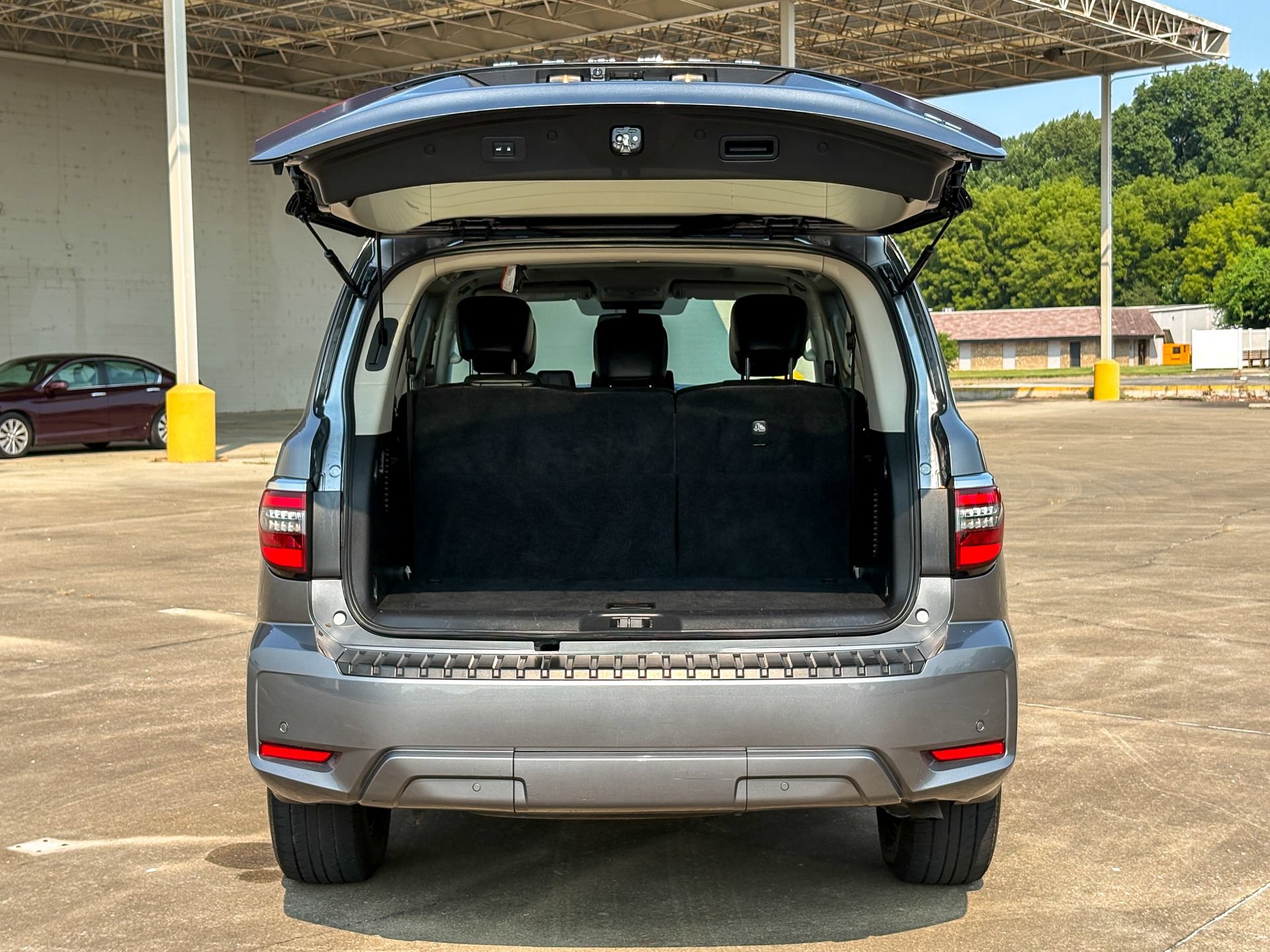 Used 2022 Nissan Armada SL RWD image 41