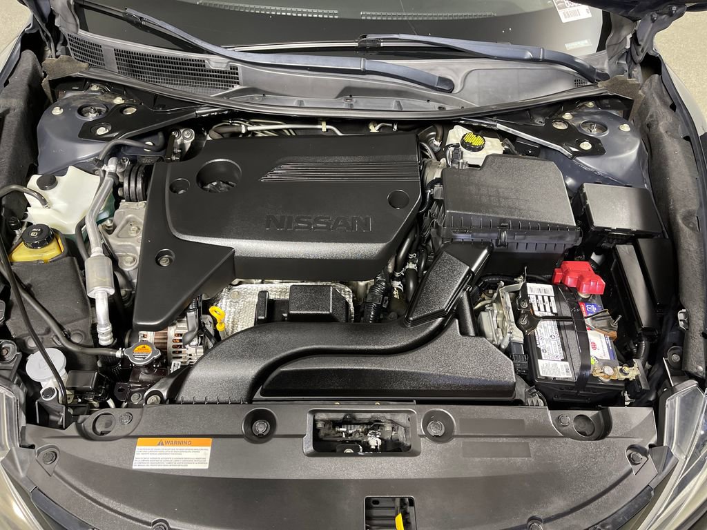 Used 2018 Nissan Altima 2.5 SR w/ SR Midnight Edition FWD image 9