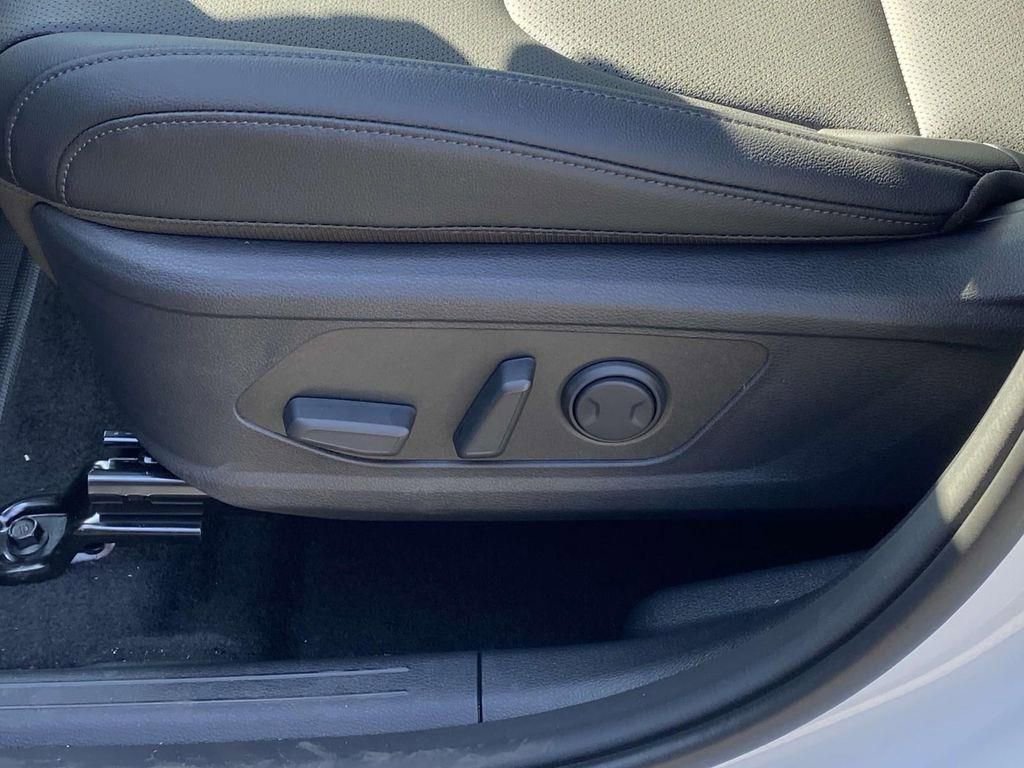 New 2025 Kia Sportage EX image 12