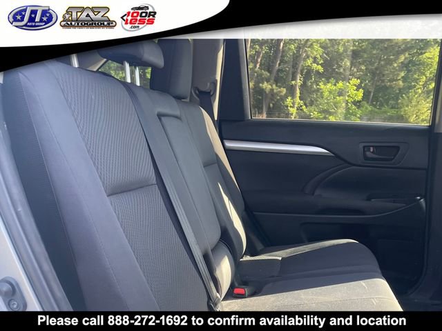 Used 2017 Toyota Highlander LE AWD/4WD image 3