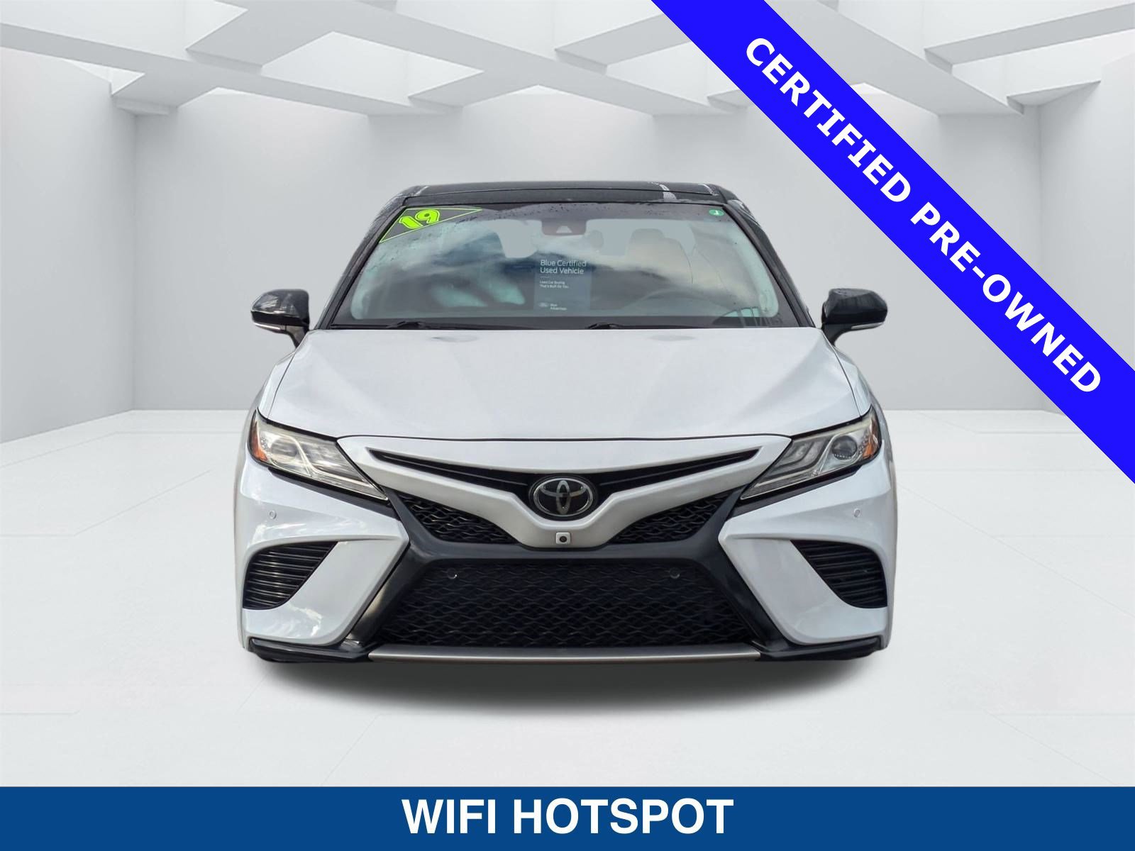 Used 2019 Toyota Camry XSE image 8