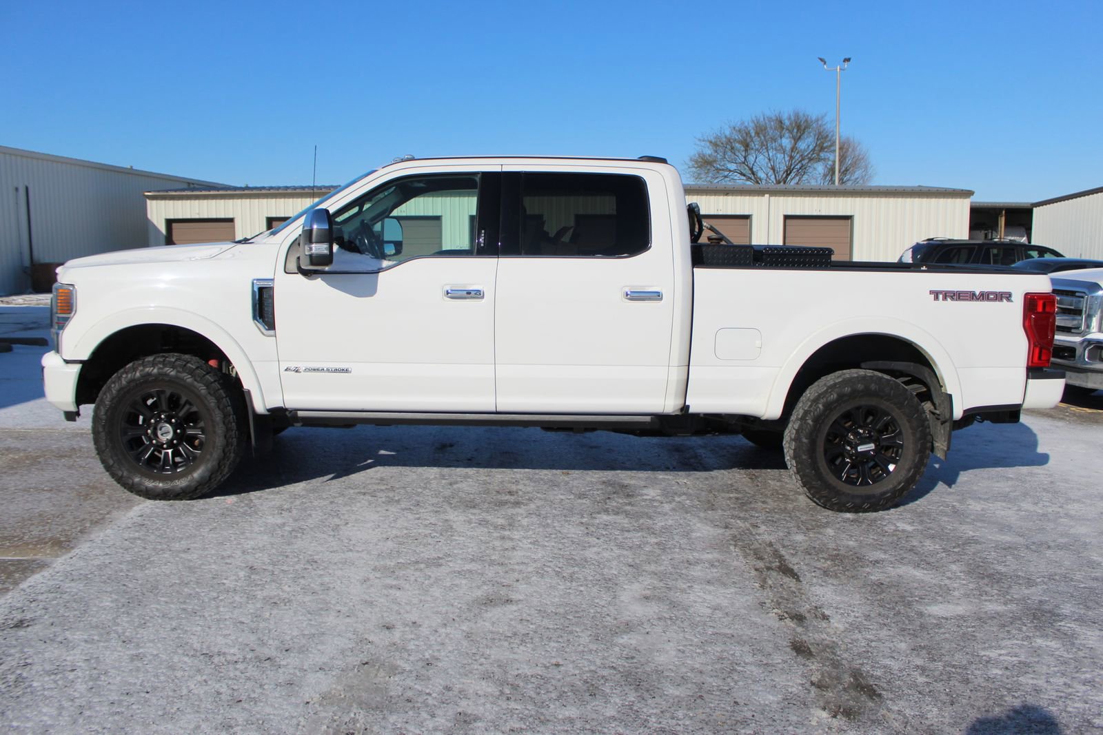 Used 2022 Ford F250 Platinum w/ Tremor Off-Road Package image 3