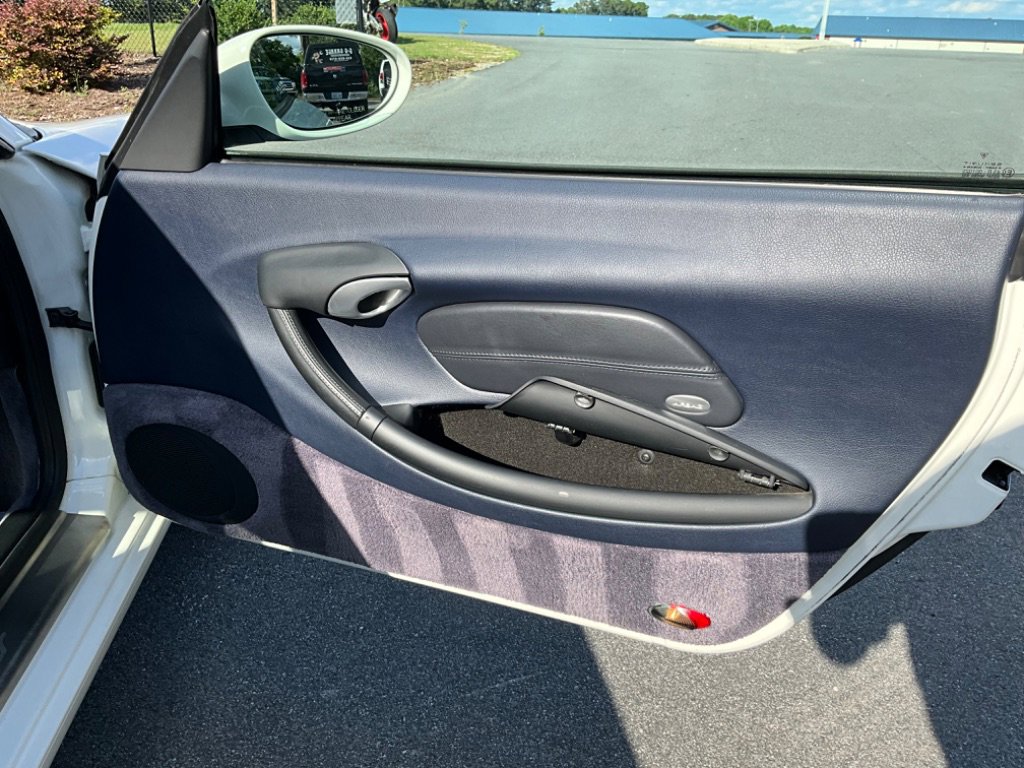 Used 2001 Porsche Boxster image 17