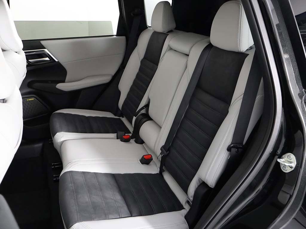 New 2025 Mitsubishi Outlander SE AWD/4WD image 34